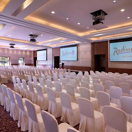 Radisson Blu Hotel, Abu Dhabi Yas Island Affari foto
