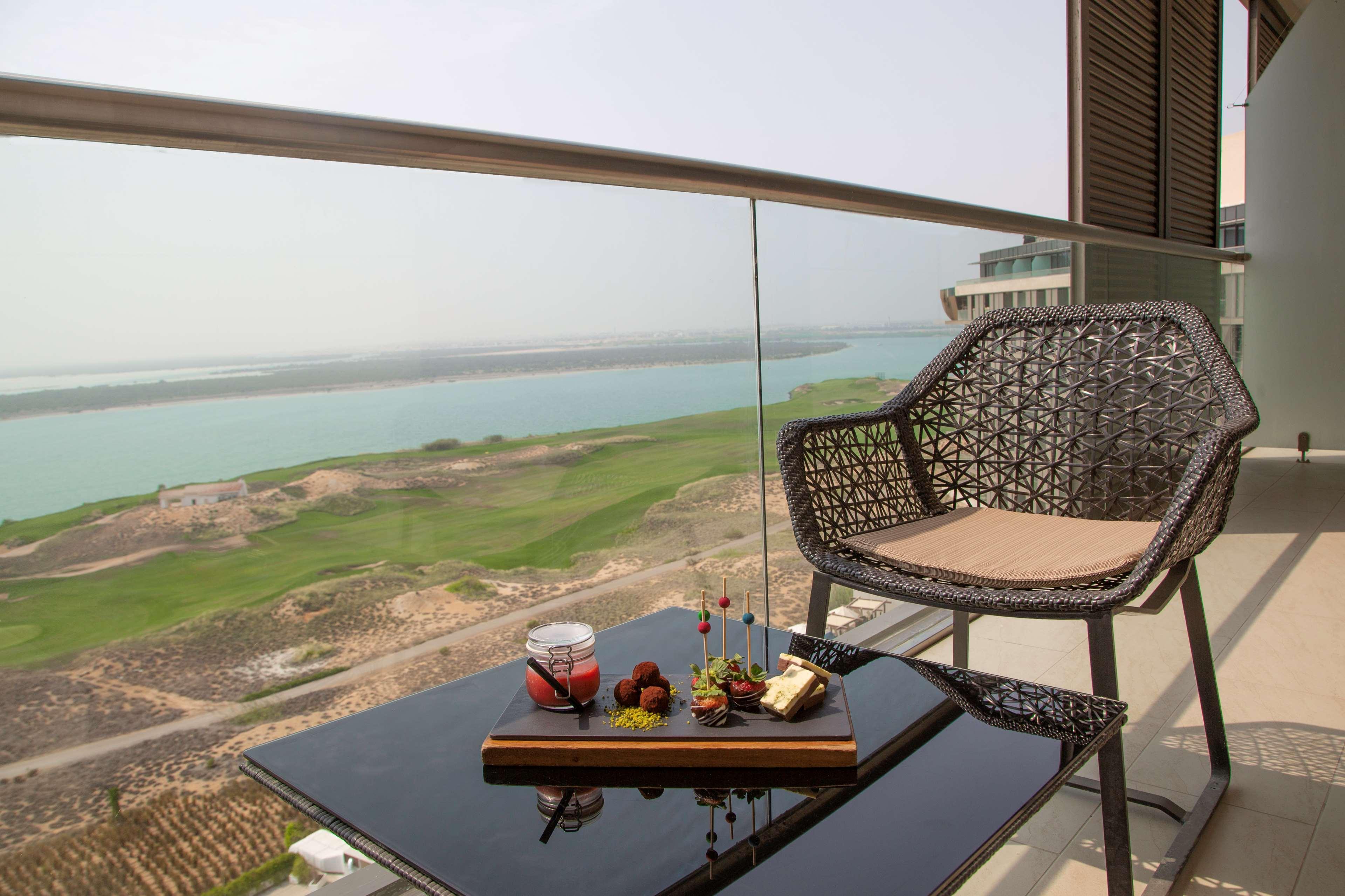 Radisson Blu Hotel, Abu Dhabi Yas Island Esterno foto