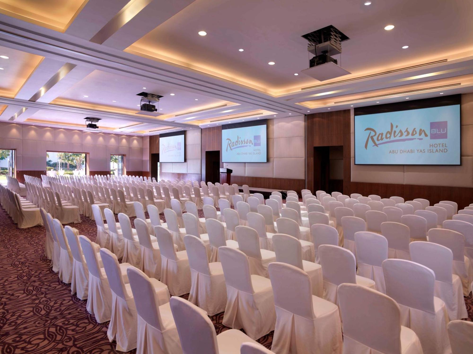 Radisson Blu Hotel, Abu Dhabi Yas Island Affari foto